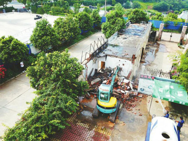 金雞嶺一處違建被依法拆除 8月12日還將再拆3處侵